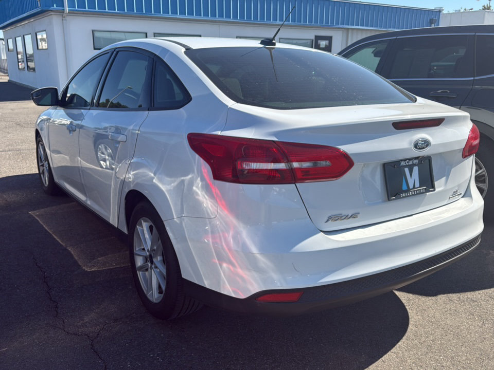 Used 2016 Ford Focus SE FWD image 3
