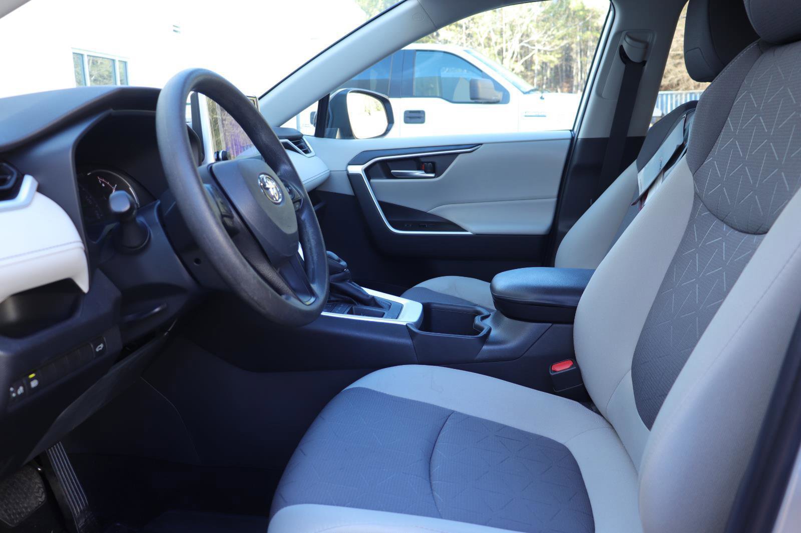 Used 2023 Toyota RAV4 XLE w/ Convenience Package image 11