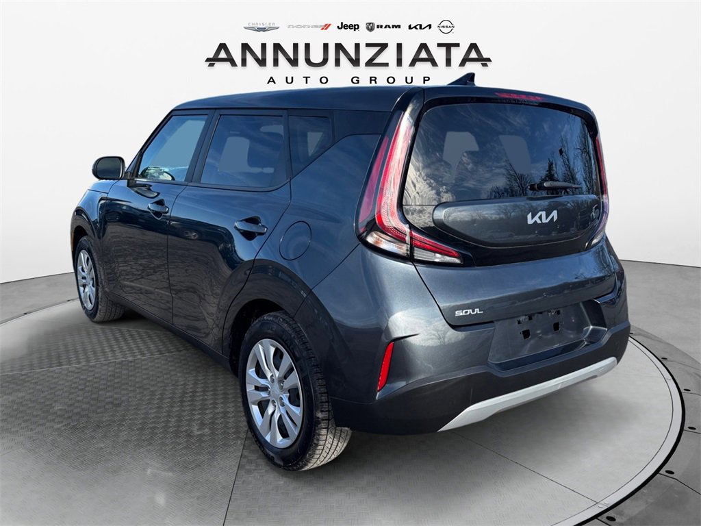 Certified 2023 Kia Soul LX image 3