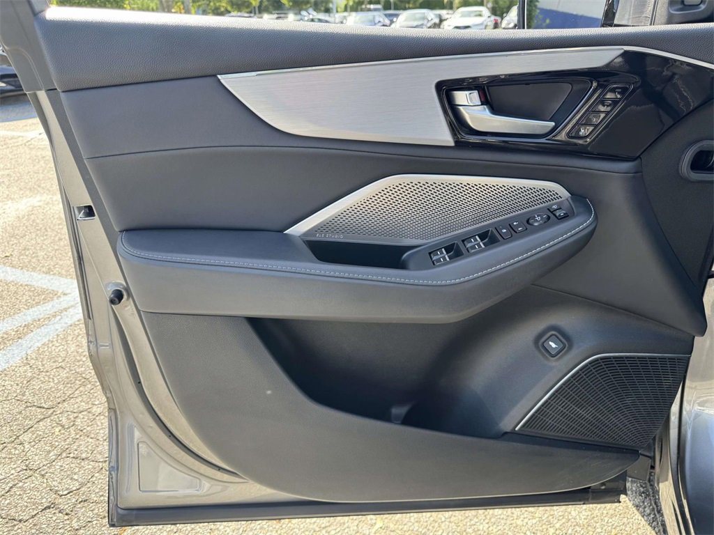 Certified 2023 Acura MDX SH-AWD w/ Technology Package image 14