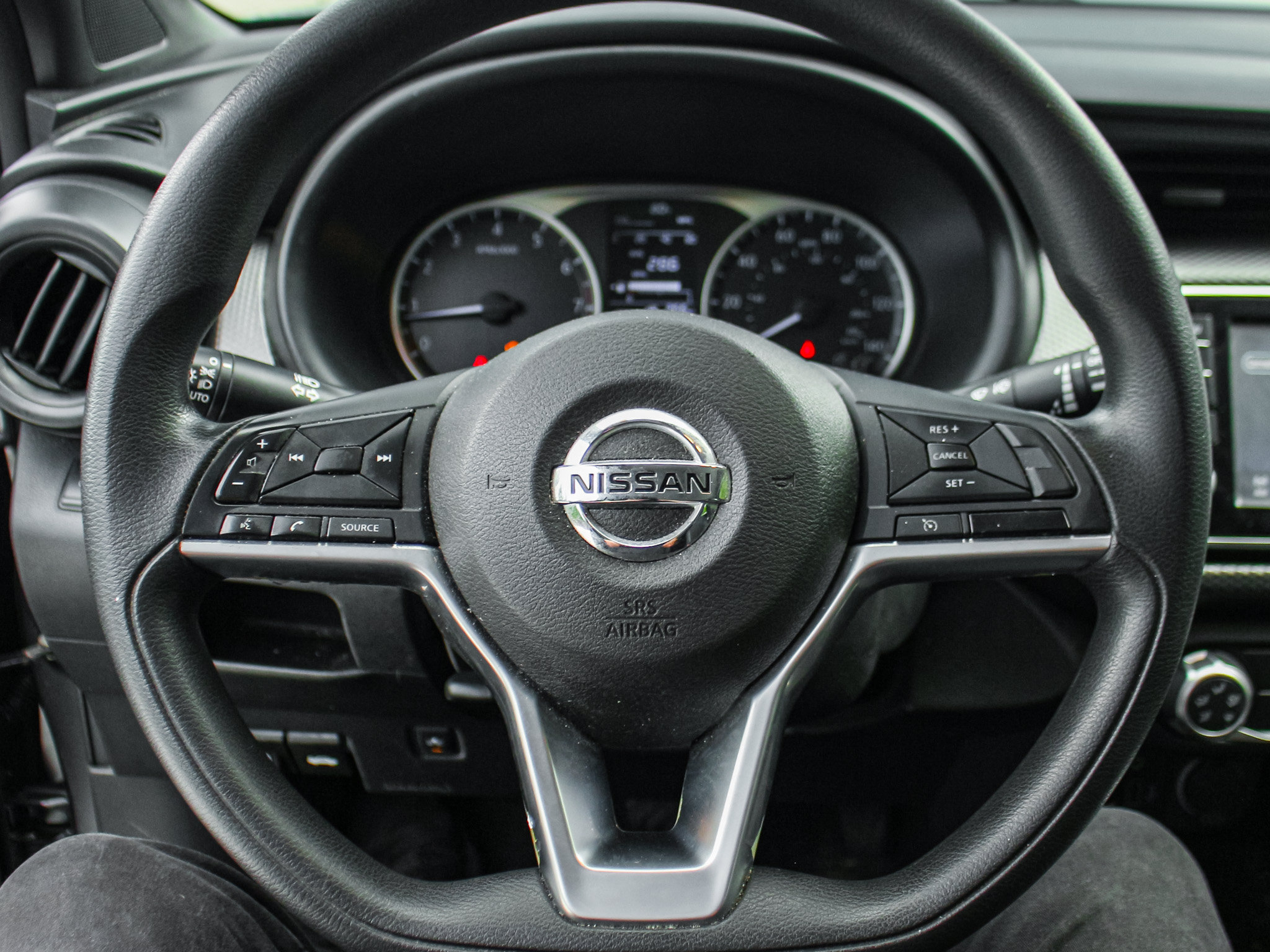 Used 2018 Nissan Kicks S FWD image 6