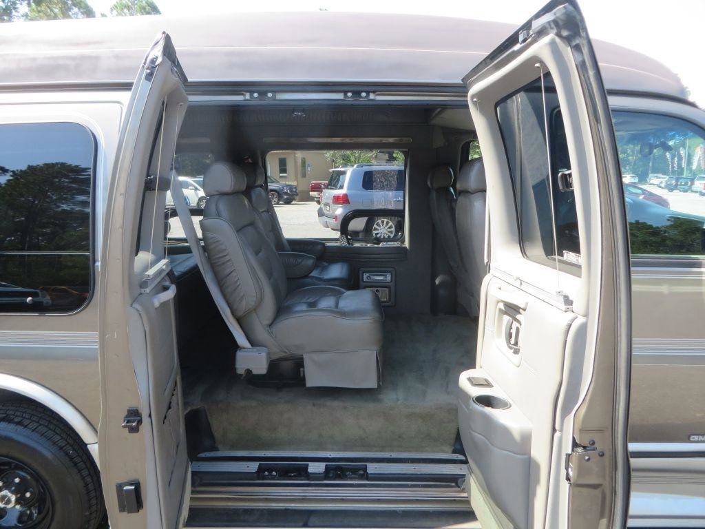Used 2002 GMC Savana 1500 w/ SLE Marketing Option Pkg 3 RWD image 23