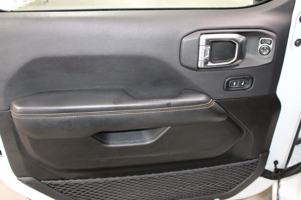 Used 2024 Jeep Wrangler Unlimited Sahara AWD/4WD image 19