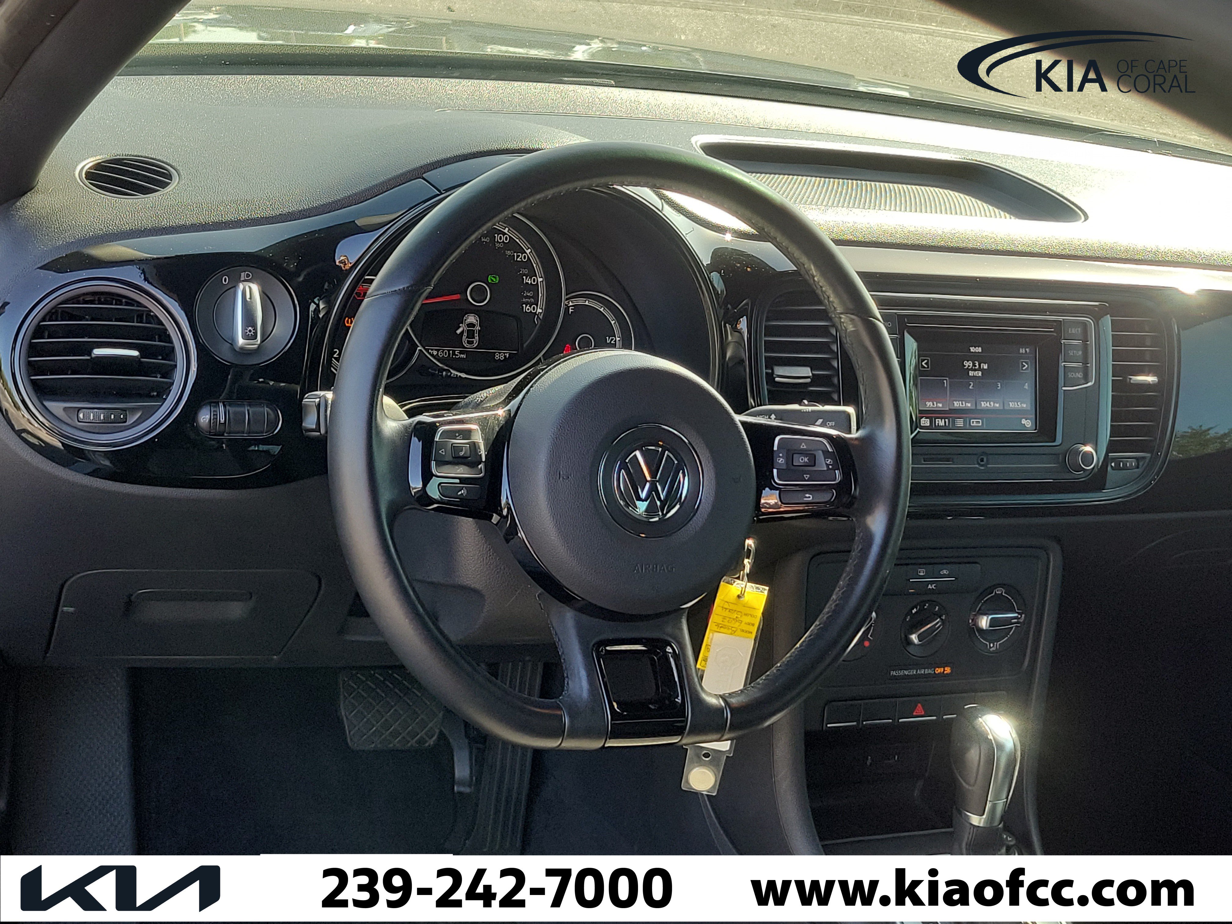 Used 2019 Volkswagen Beetle 2.0T SE FWD image 15