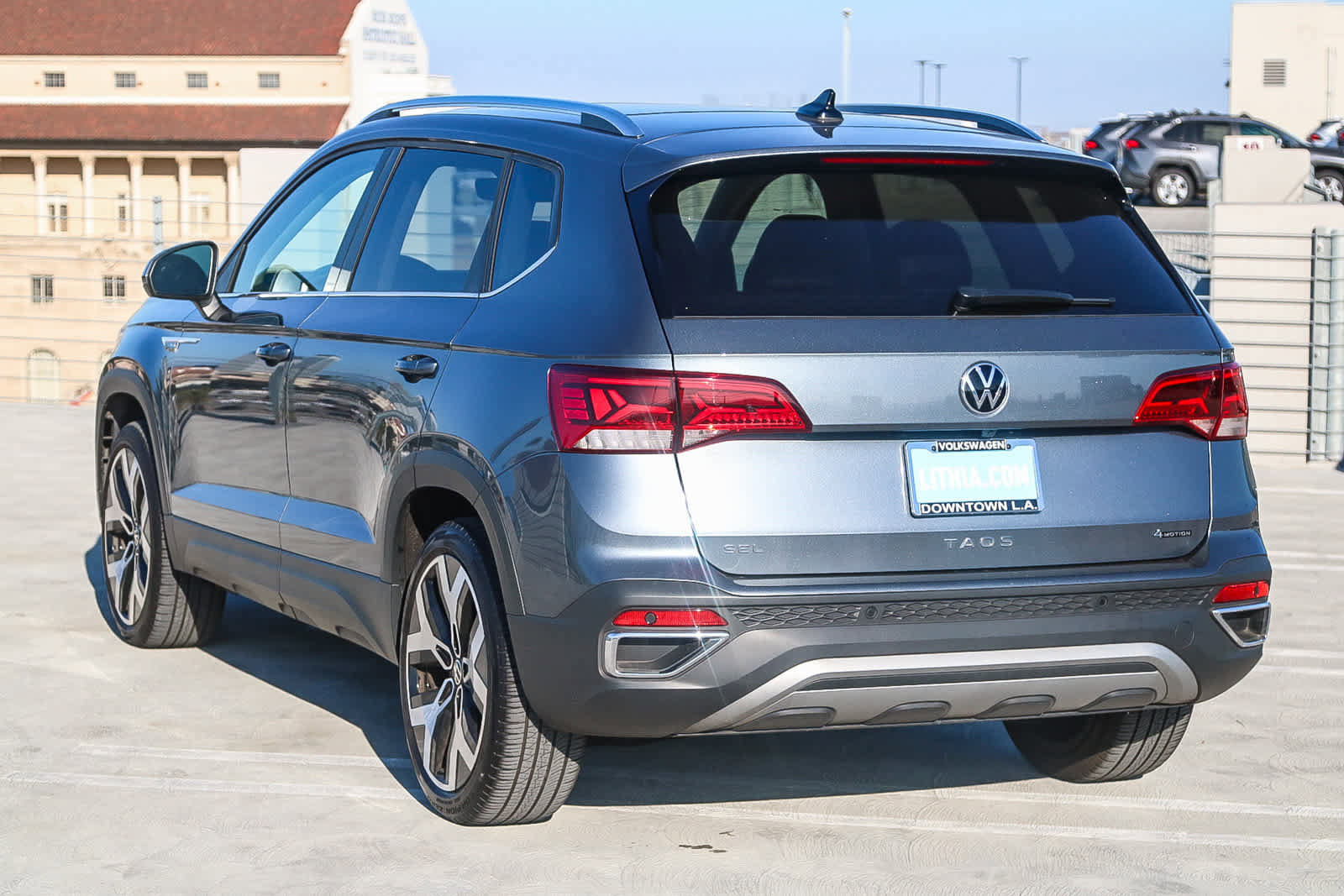 Used 2022 Volkswagen Taos SEL image 8