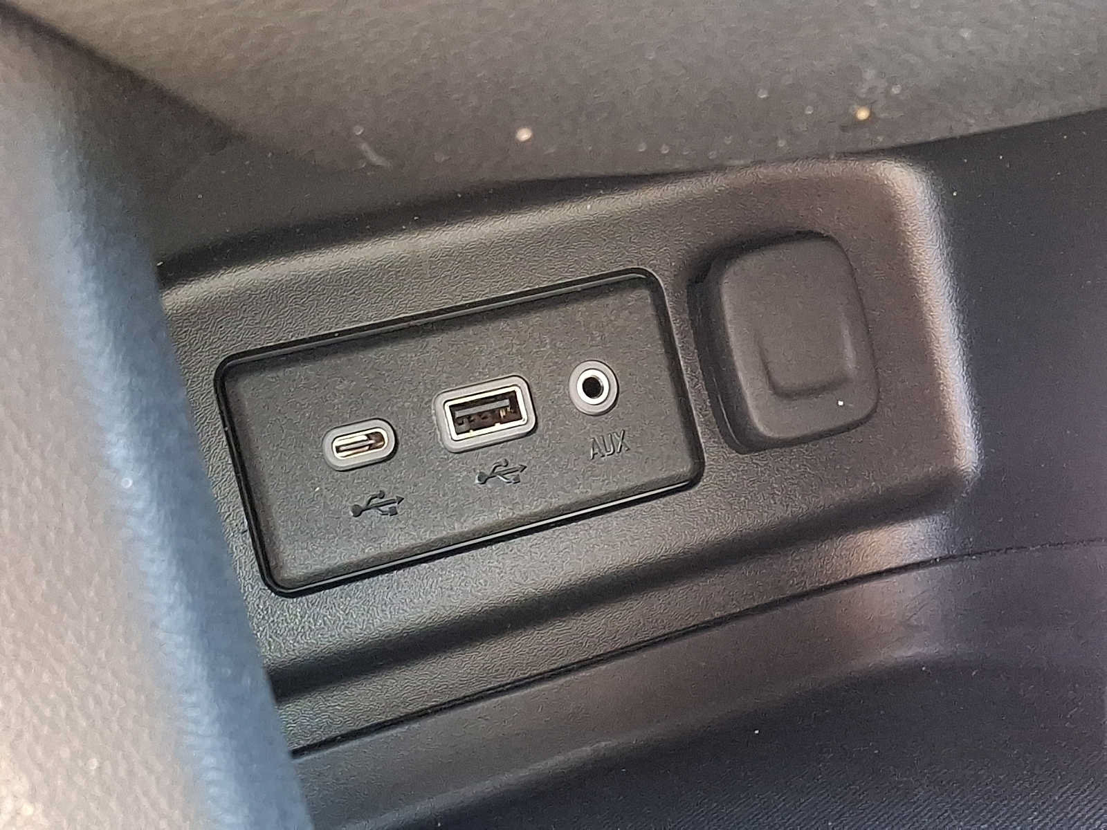 Used 2023 Chevrolet Equinox LT w/ LPO, Floor Liner Package FWD image 22