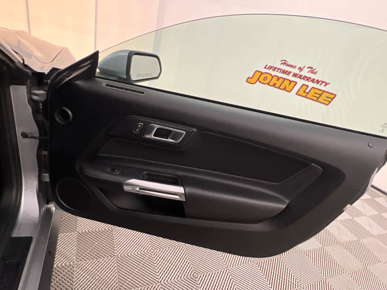 Used 2021 Ford Mustang Coupe image 22