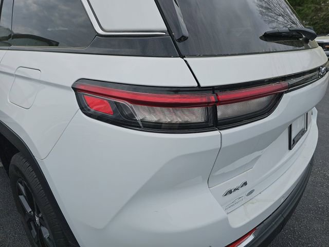 Used 2024 Jeep Grand Cherokee Limited image 38