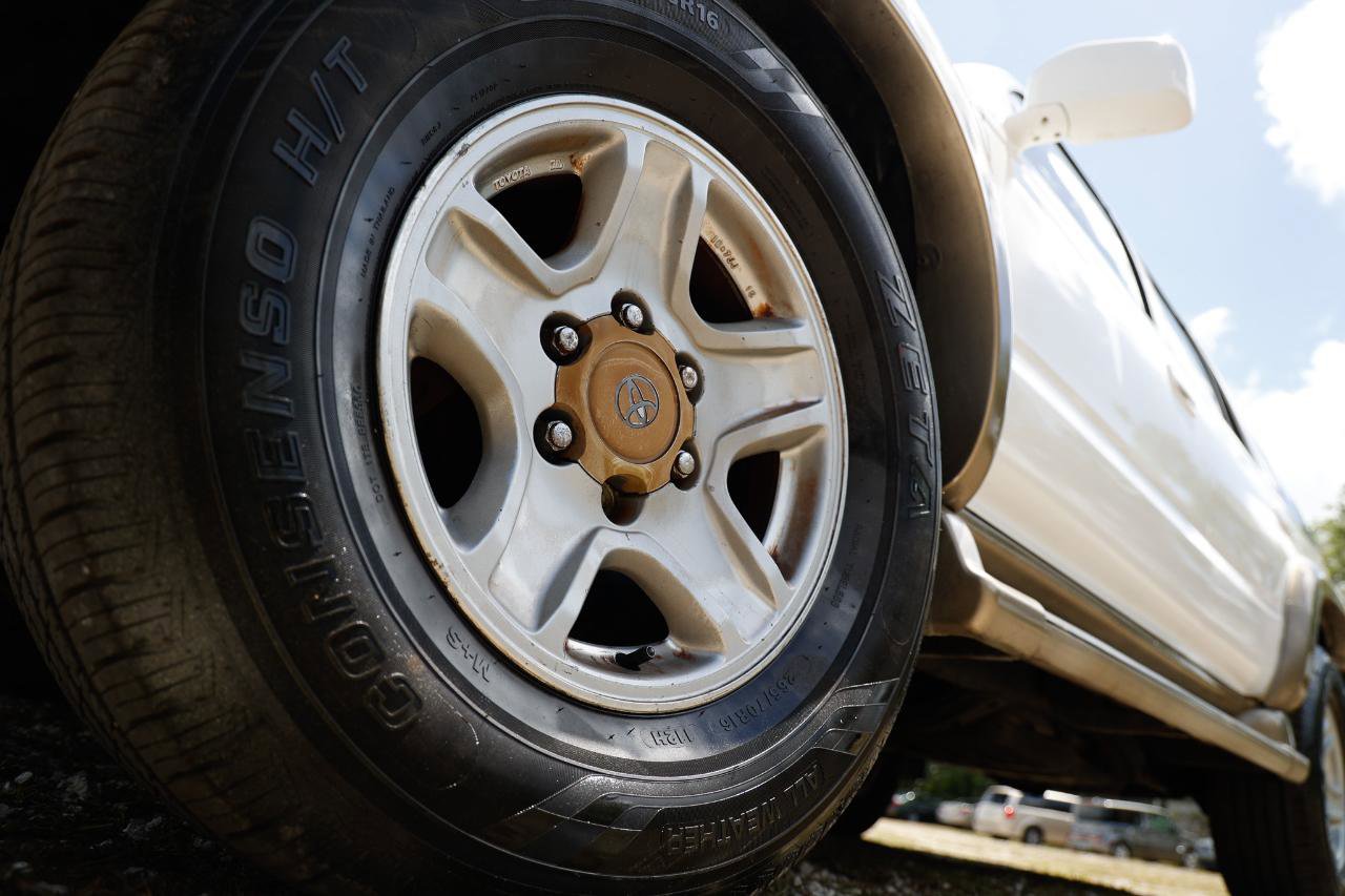 Used 2002 Toyota 4Runner SR5 image 24