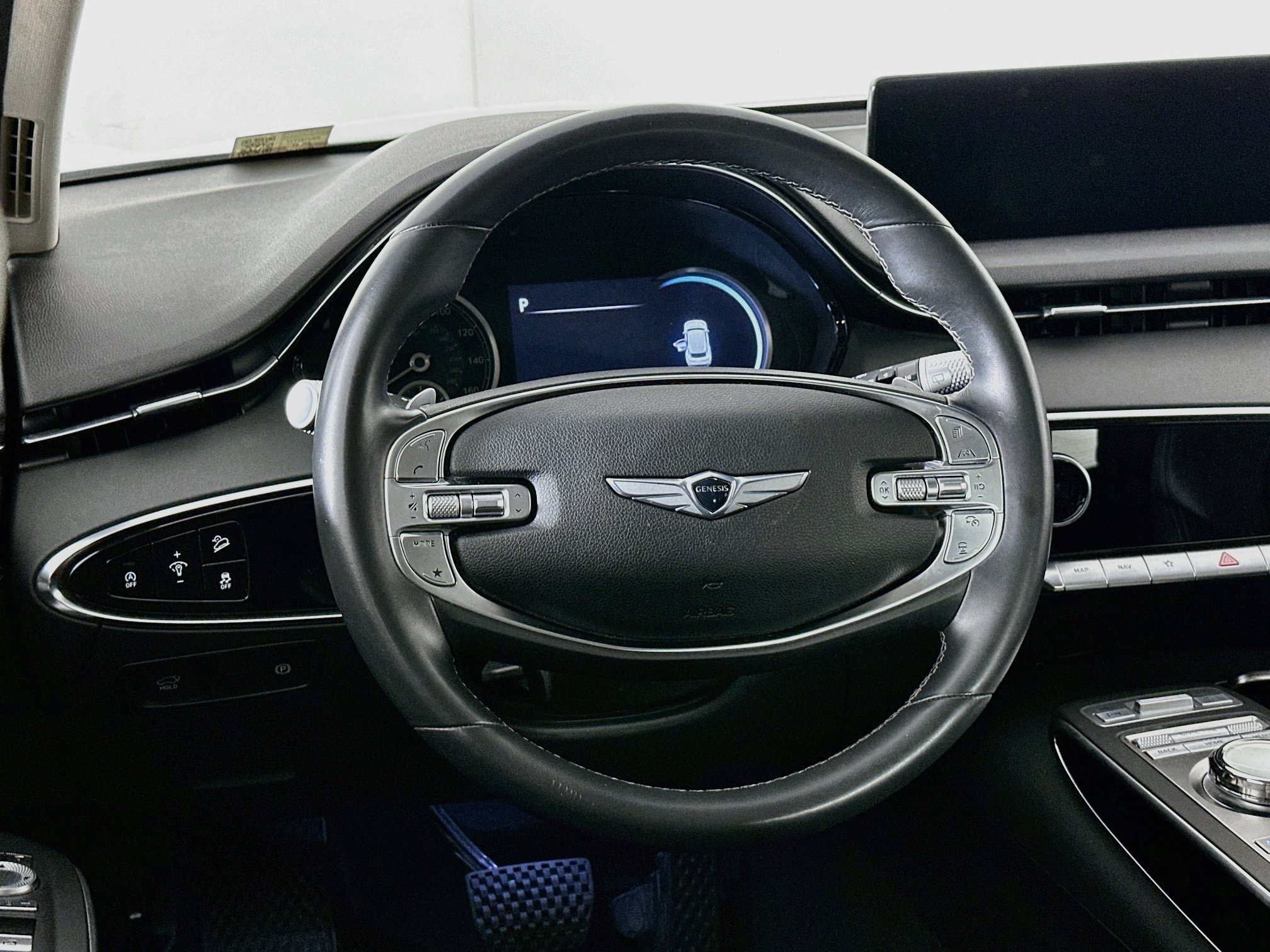 Used 2025 Genesis GV70 2.5T AWD/4WD image 18