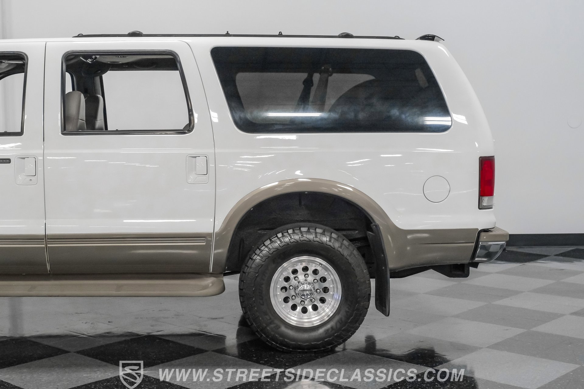 Used 2000 Ford Excursion Limited AWD/4WD image 22