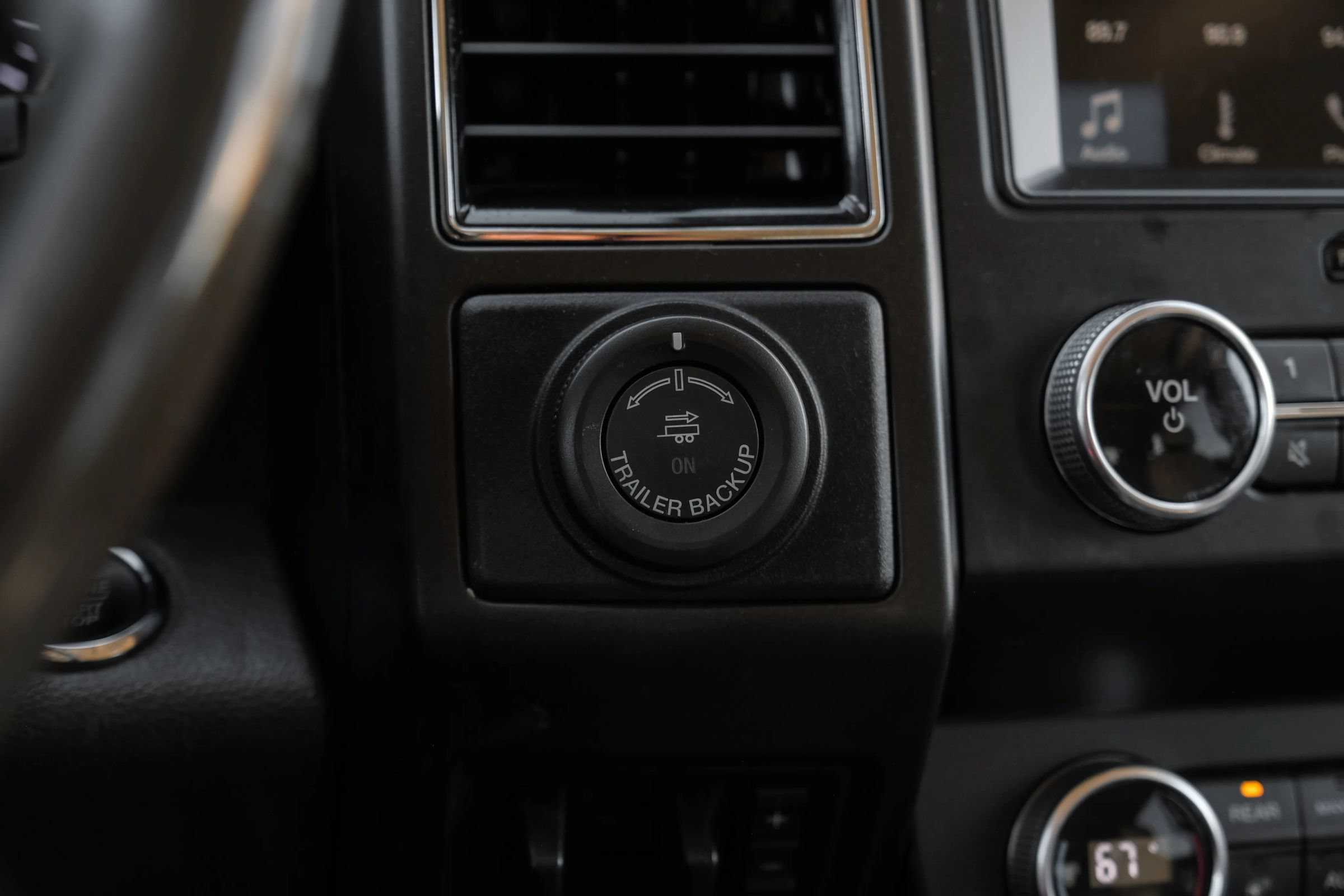 Used 2019 Ford Expedition Limited w/ Special Edition Package RWD image 38