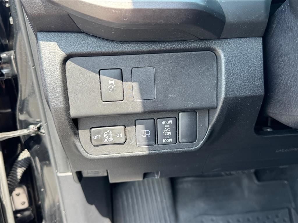Used 2023 Toyota Tacoma TRD Off-Road AWD/4WD image 22