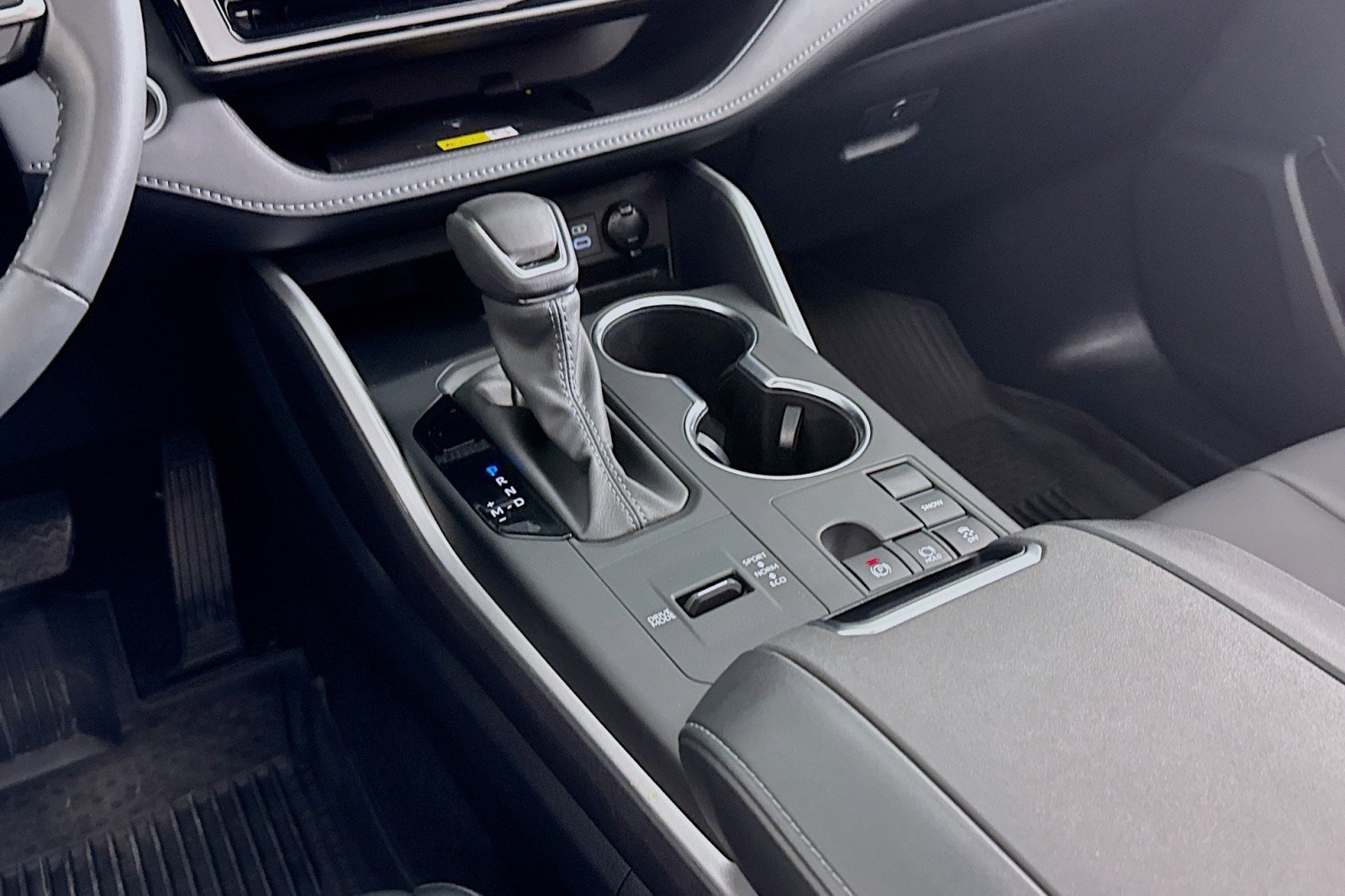 Used 2024 Toyota Highlander XLE image 5