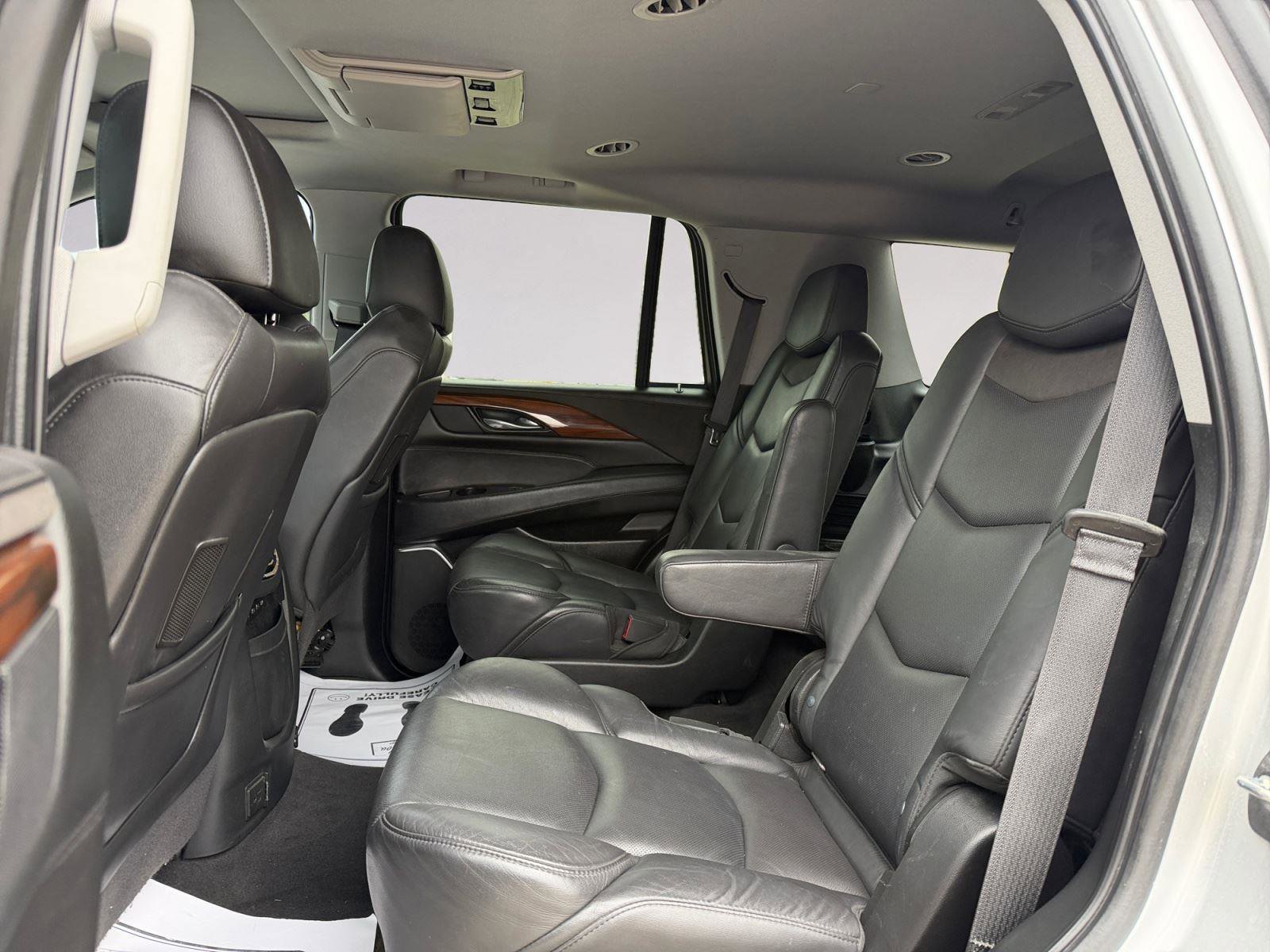 Used 2020 Cadillac Escalade Premium Luxury image 13