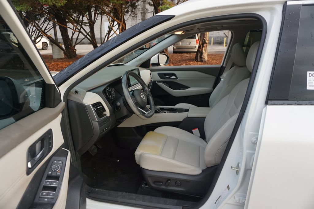 Used 2023 Nissan Rogue SL w/ SL Premium Package FWD image 2