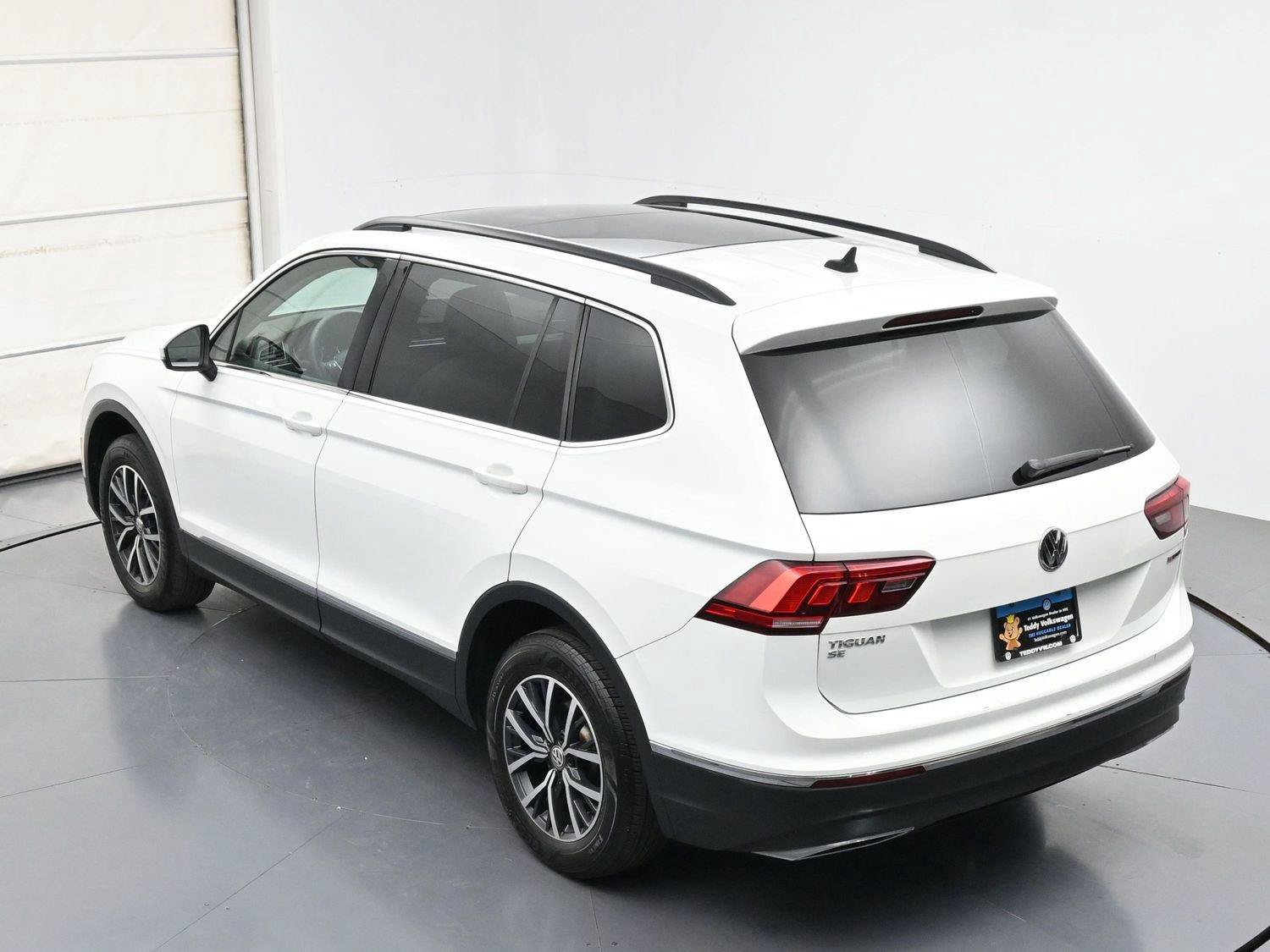 Used 2020 Volkswagen Tiguan SE w/ Panoramic Sunroof Package AWD/4WD image 29