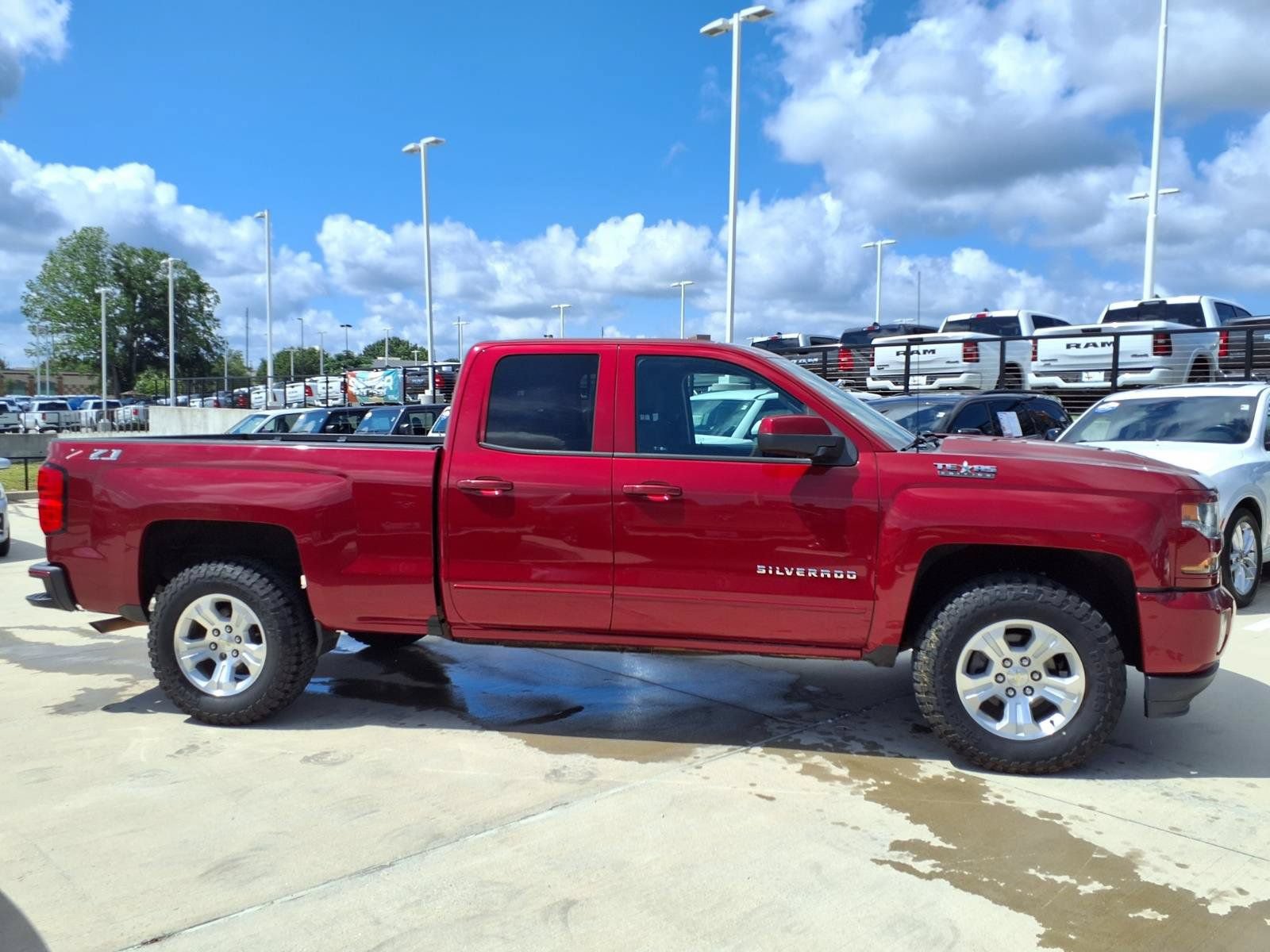 Used 2018 Chevrolet Silverado 1500 LT w/ All Star Edition AWD/4WD image 5