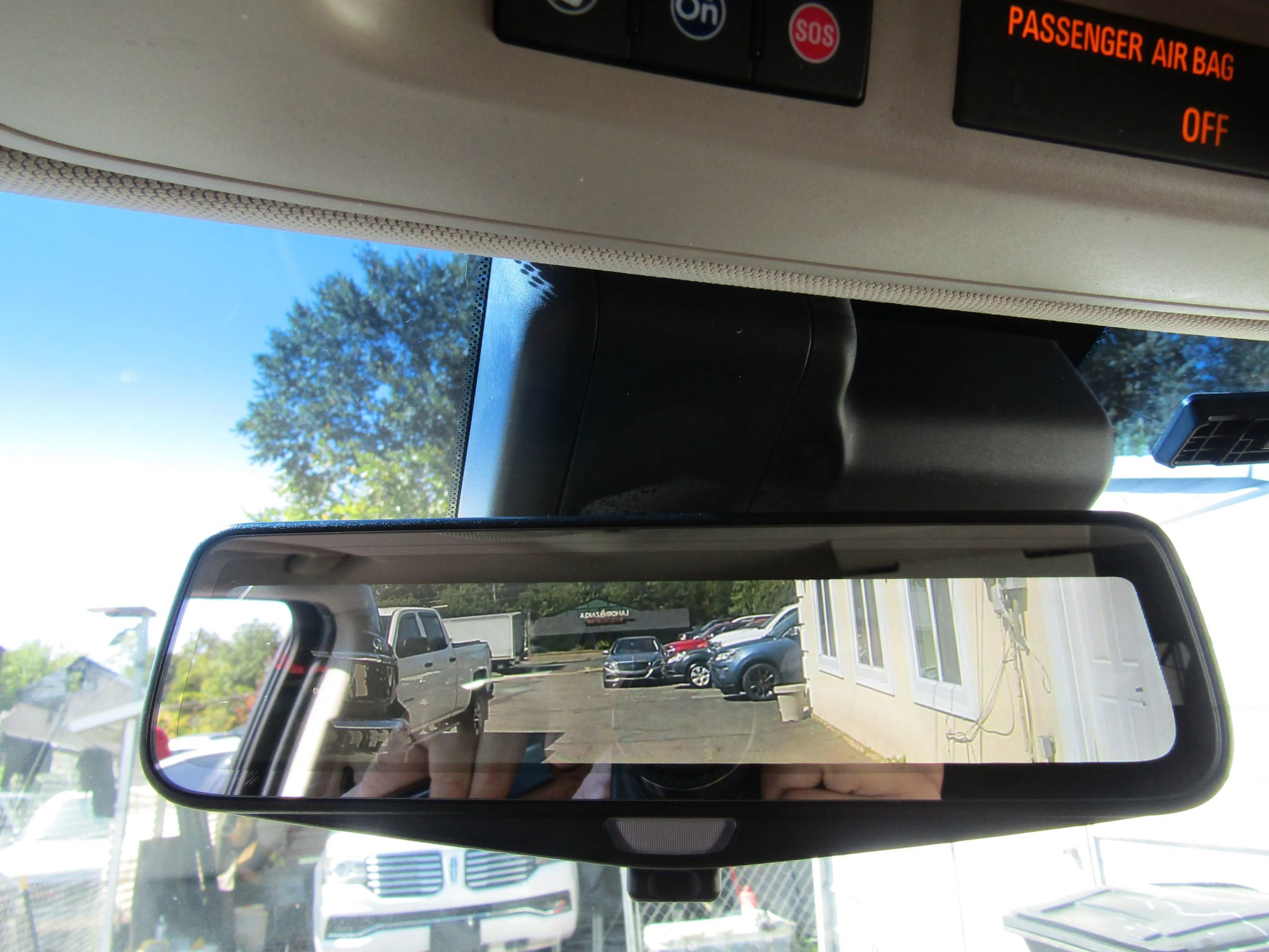 Used 2017 Cadillac Escalade Premium Luxury image 37