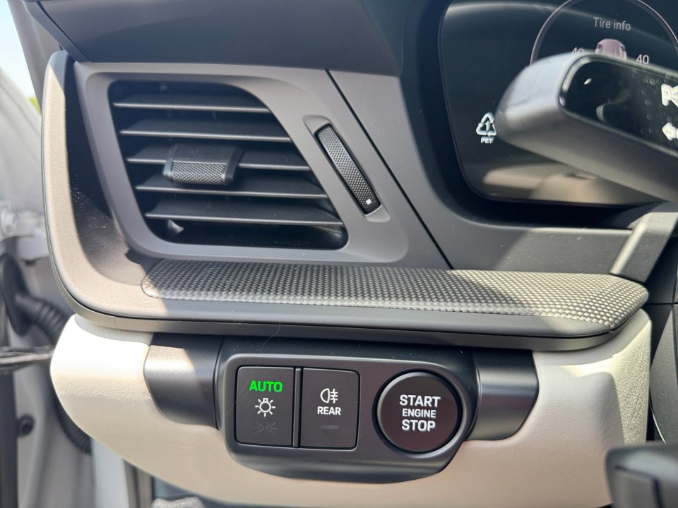 Certified 2025 Porsche 911 Carrera S image 24