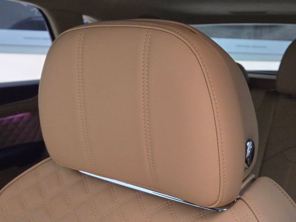 Certified 2023 Bentley Bentayga AWD/4WD image 31
