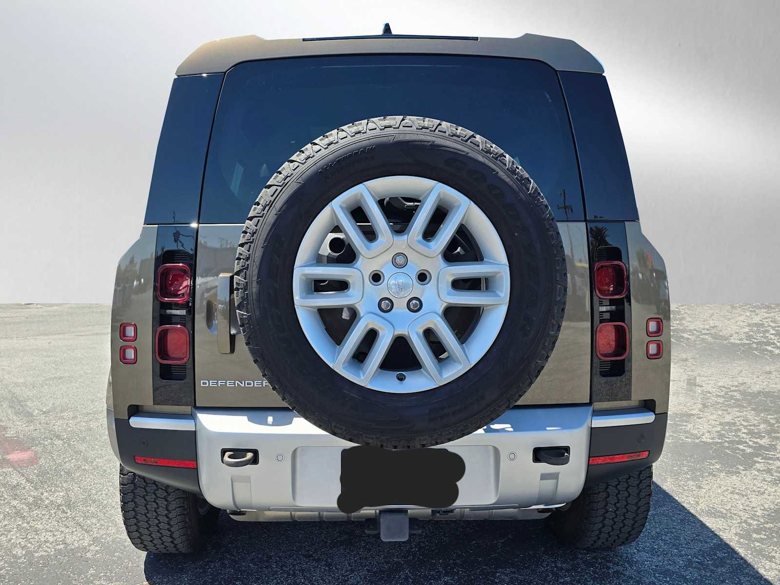 Used 2024 Land Rover Defender 110 S AWD/4WD image 4