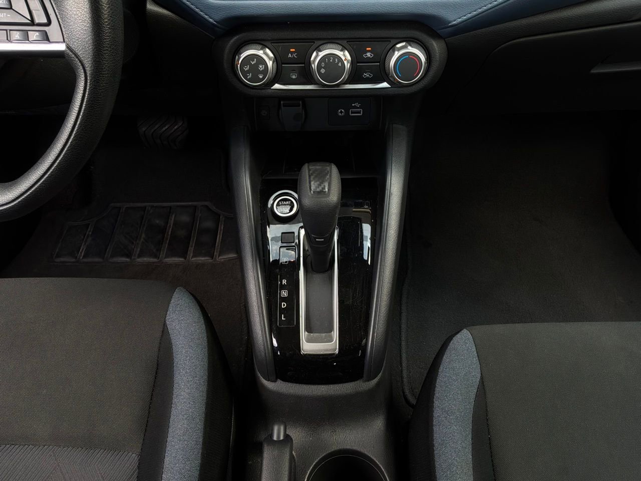 Used 2025 Nissan Versa SV FWD image 14