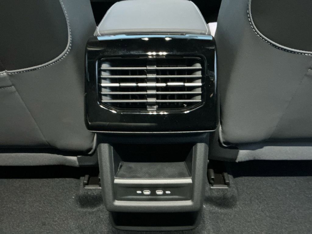 New 2026 Volkswagen ID.4 Pro image 17