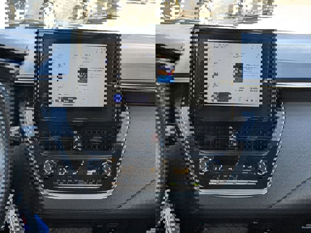 Used 2025 Toyota Corolla LE image 19