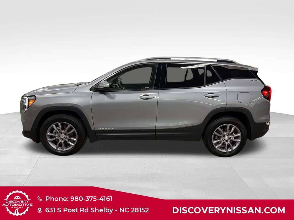 Used 2024 GMC Terrain SLT AWD/4WD image 9