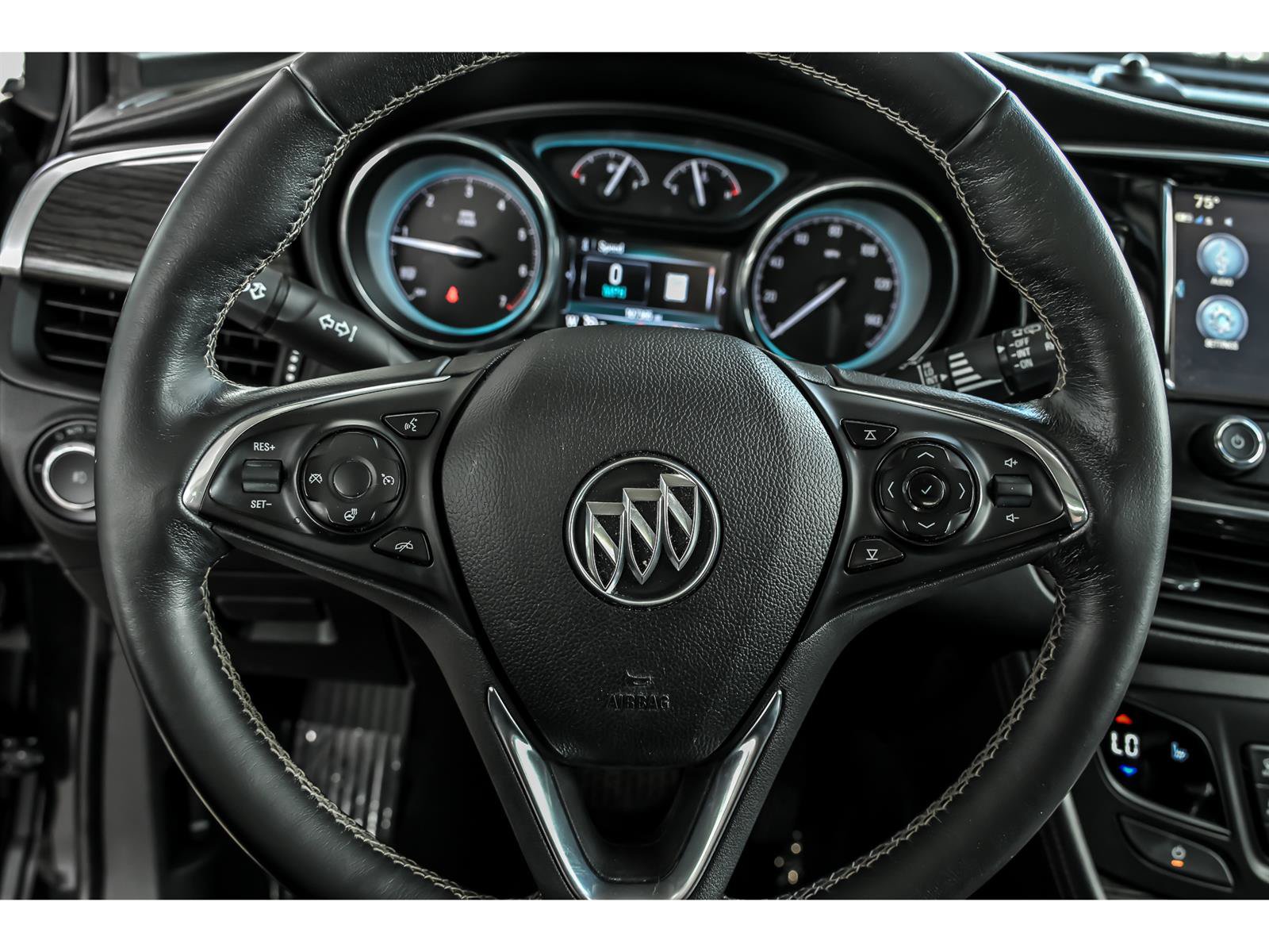 Used 2017 Buick Envision Essence FWD image 18