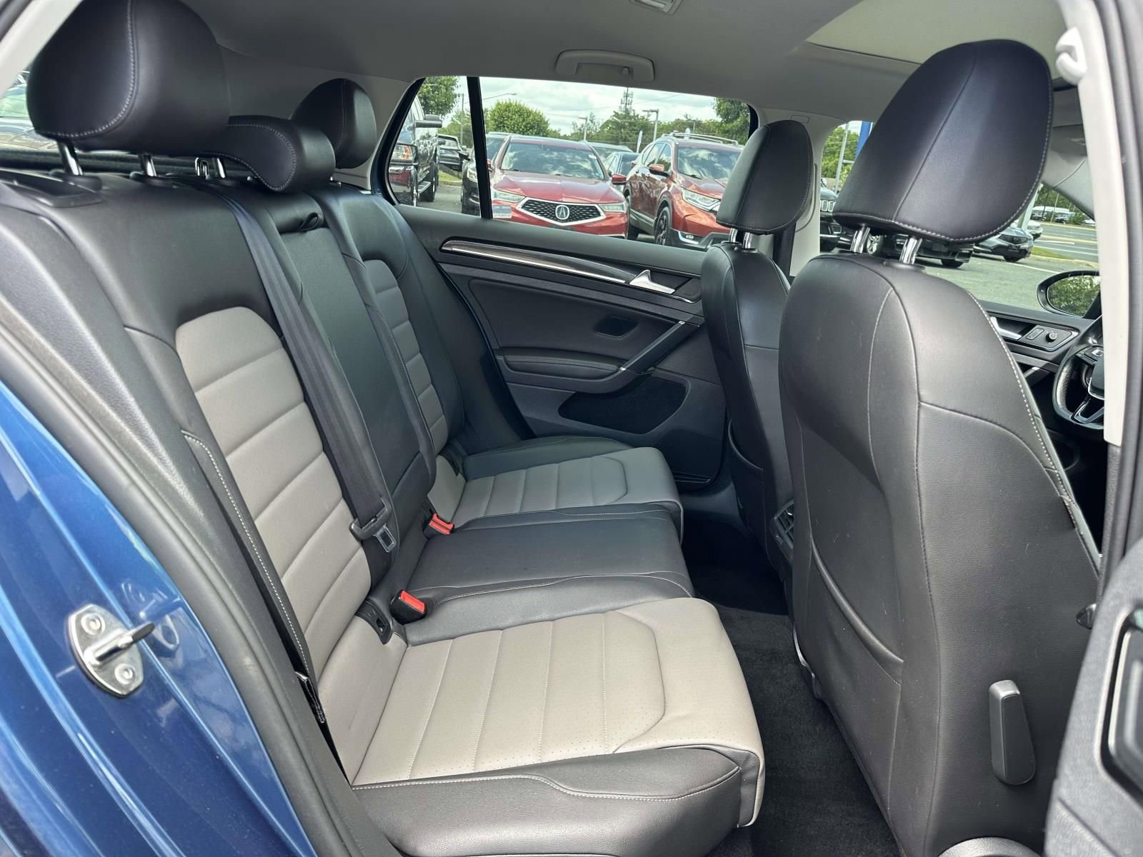 Used 2015 Volkswagen Golf TDI SEL image 11