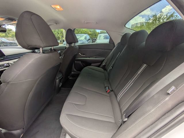 Used 2024 Hyundai Elantra SEL FWD image 12