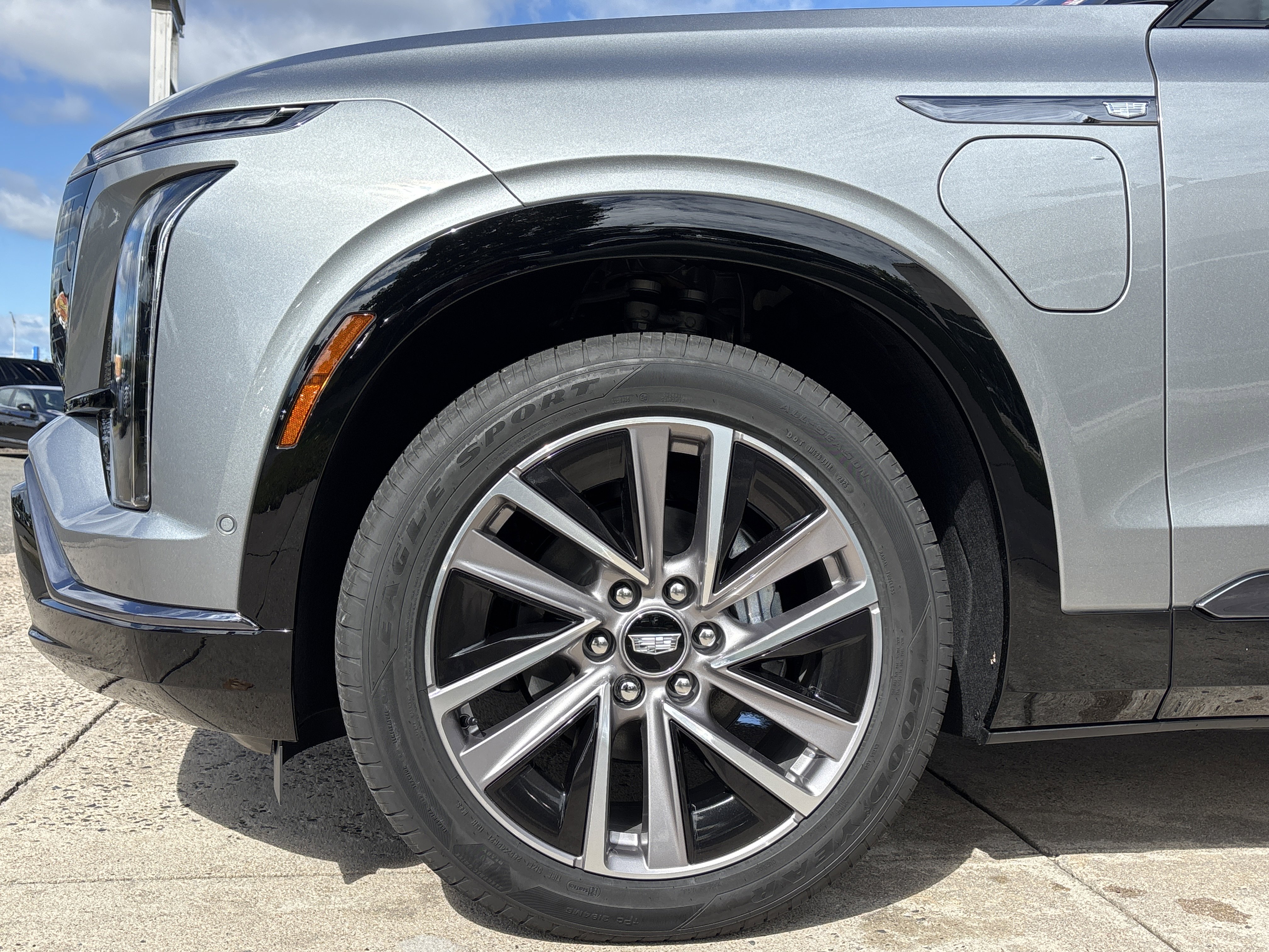 New 2026 Cadillac Vistiq Sport image 17