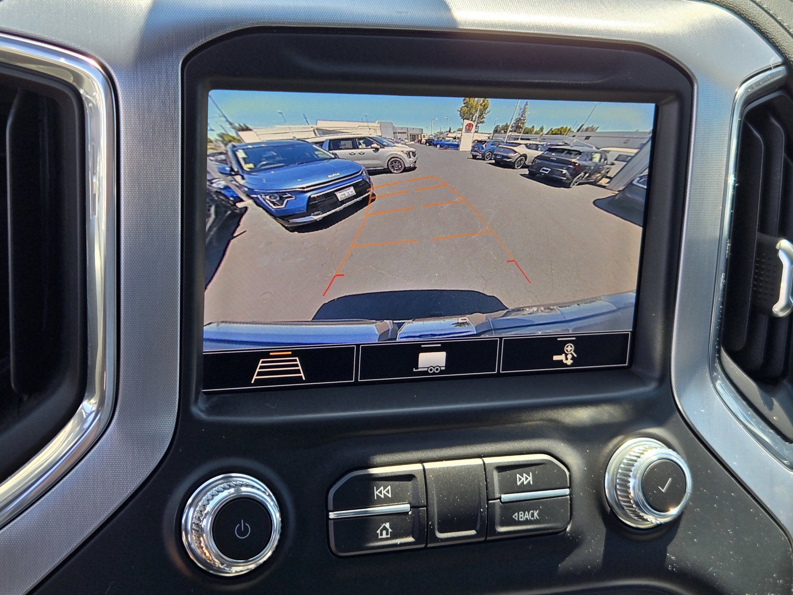 Used 2020 GMC Sierra 1500 SLT w/ SLT Premium Plus Package RWD image 18