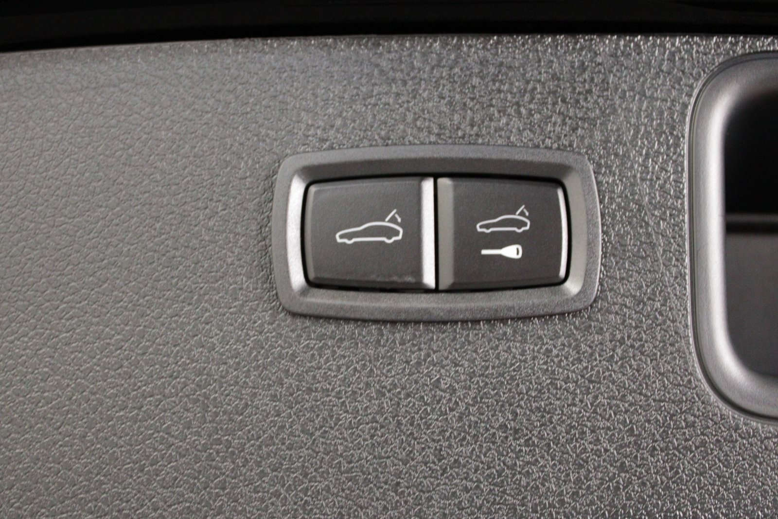 New 2026 Porsche Macan image 18