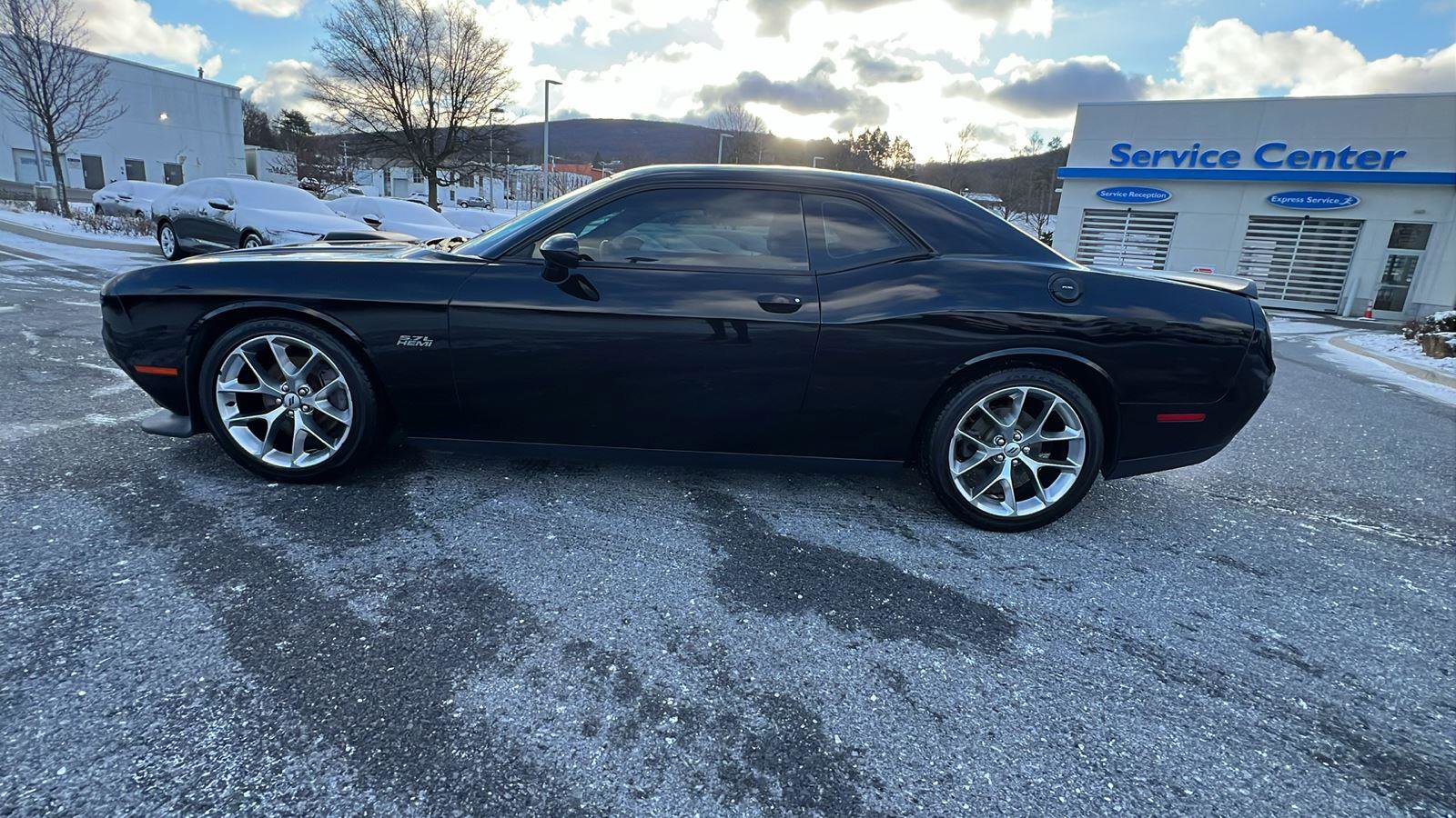 Used 2019 Dodge Challenger R/T w/ Plus Package image 7