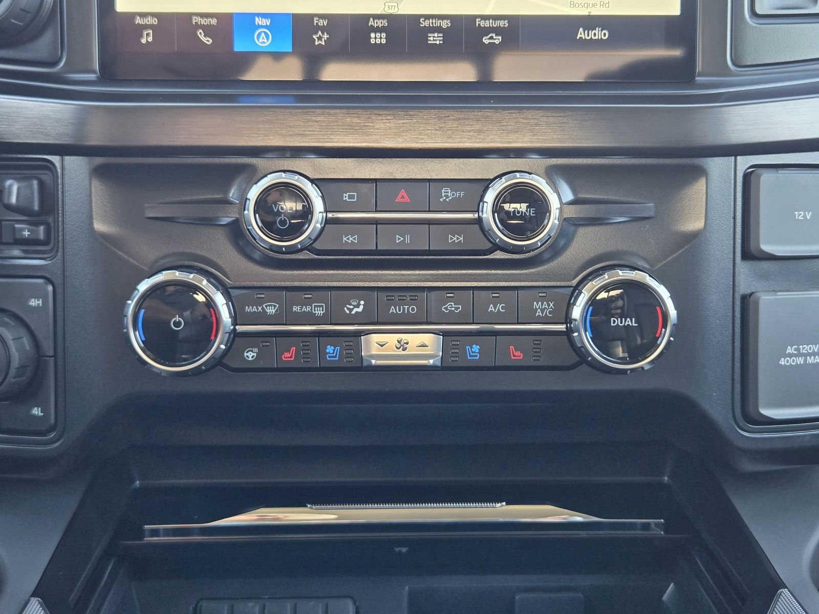 New 2026 Ford F250 Lariat w/ Black Appearance Package image 22