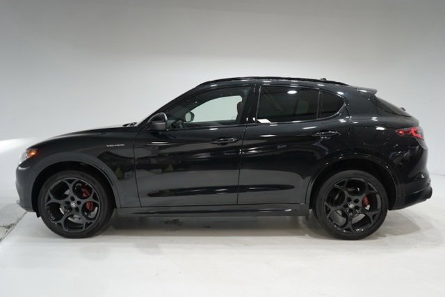 Used 2024 Alfa Romeo Stelvio Veloce image 4