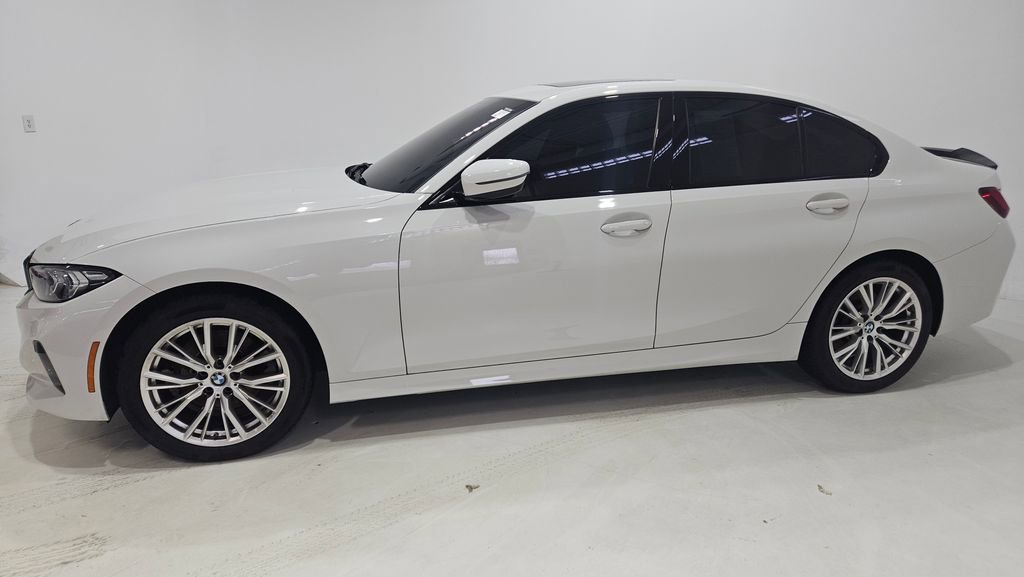 Used 2023 BMW 330i xDrive Sedan w/ Driving Assistance Package AWD/4WD image 3