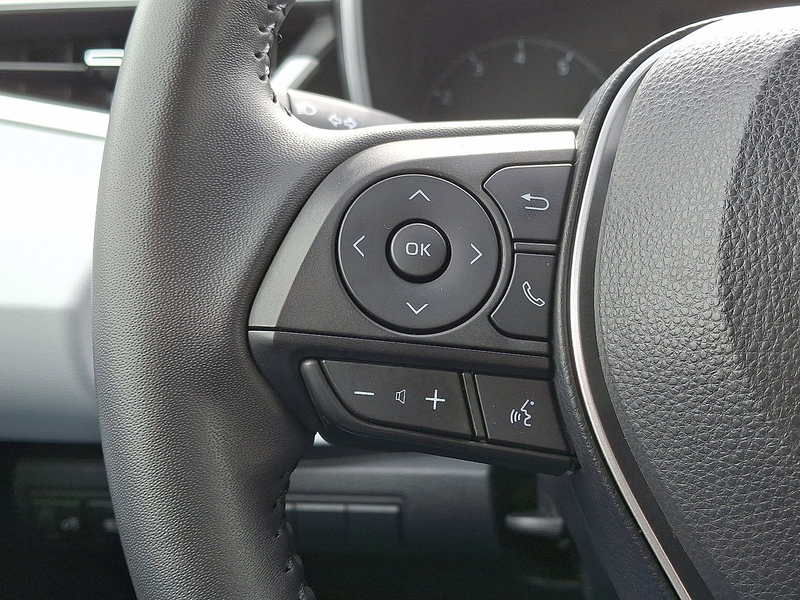 Certified 2024 Toyota Corolla SE w/ SE Package image 22