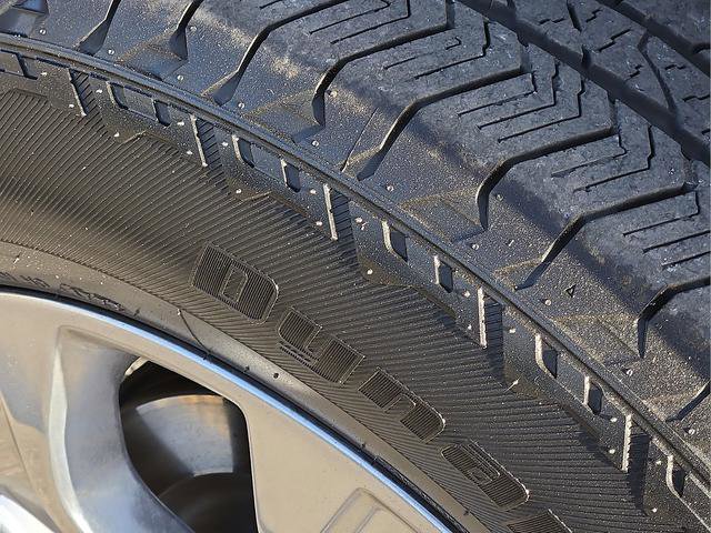 Used 2022 Ford F150 Platinum w/ Trailer Tow Package image 10