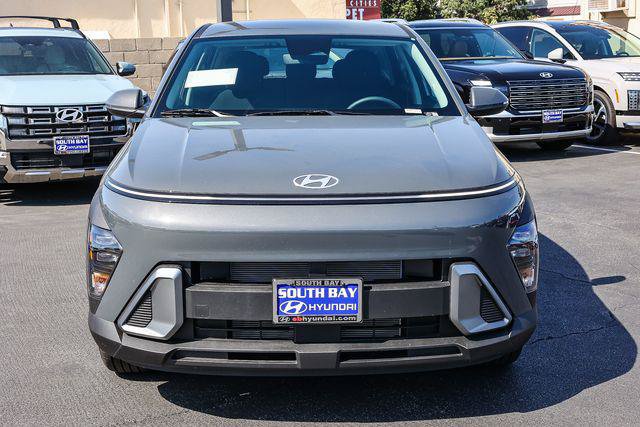 New 2027 Hyundai Kona SE FWD image 2
