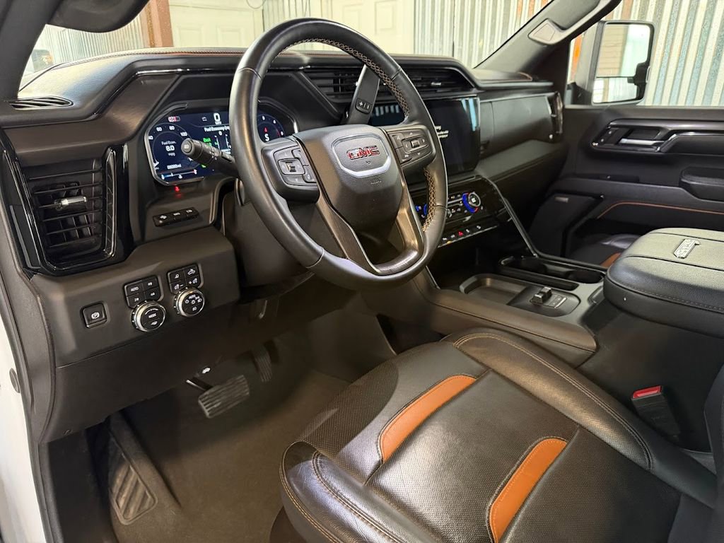 Used 2024 GMC Sierra 2500 AT4 w/ AT4 Premium Plus Package AWD/4WD image 9