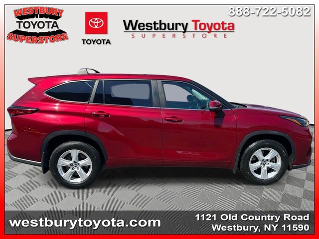 Used 2023 Toyota Highlander LE AWD/4WD image 6