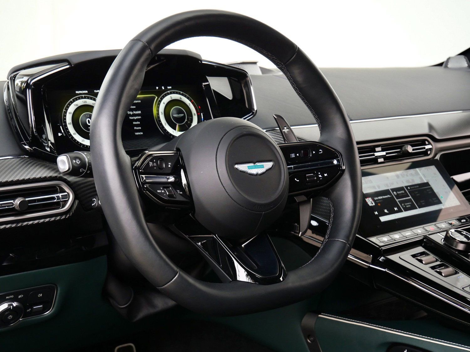 Used 2025 Aston Martin V8 Vantage Coupe image 11