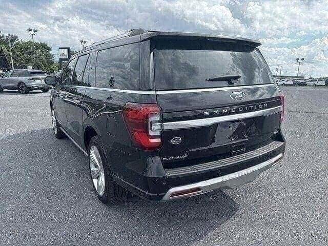 Used 2024 Ford Expedition Max Platinum image 3