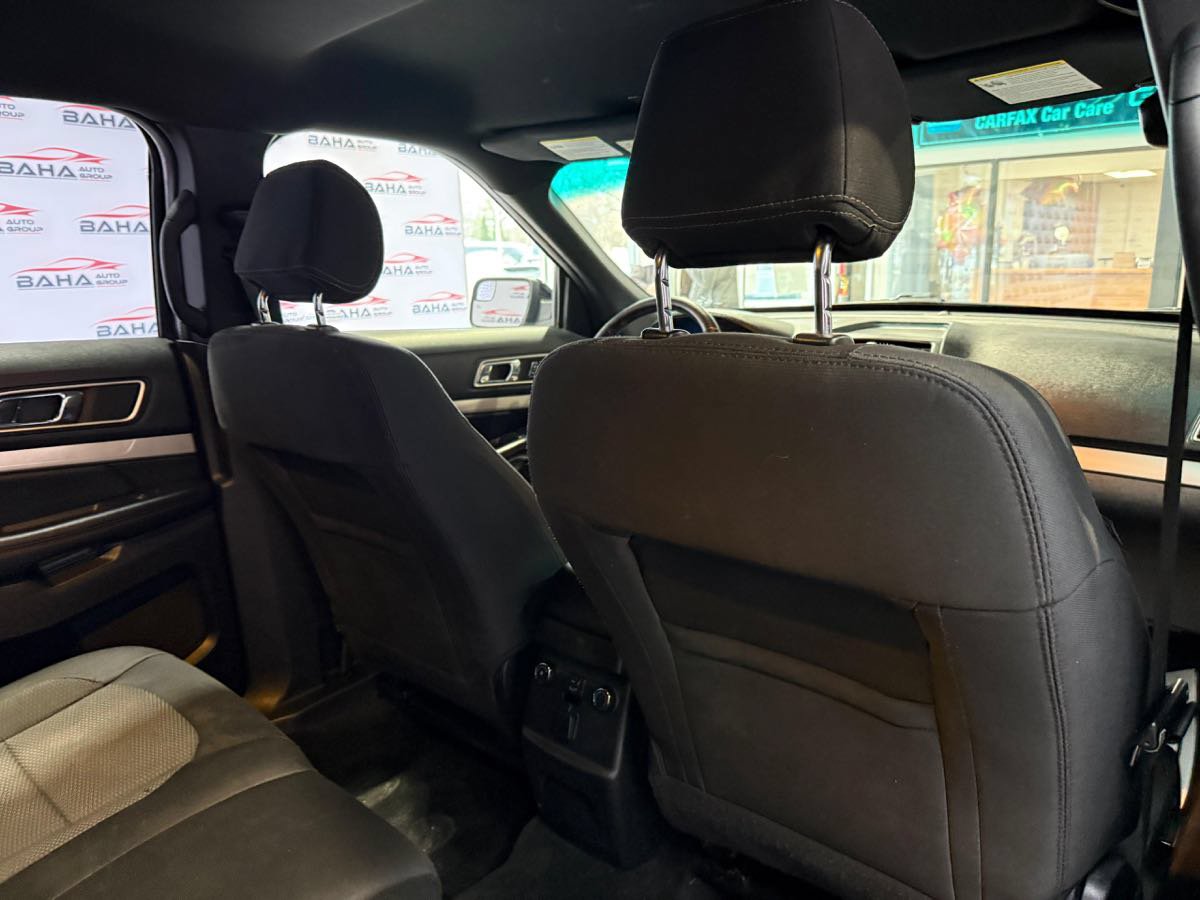 Used 2017 Ford Explorer XLT AWD/4WD image 38