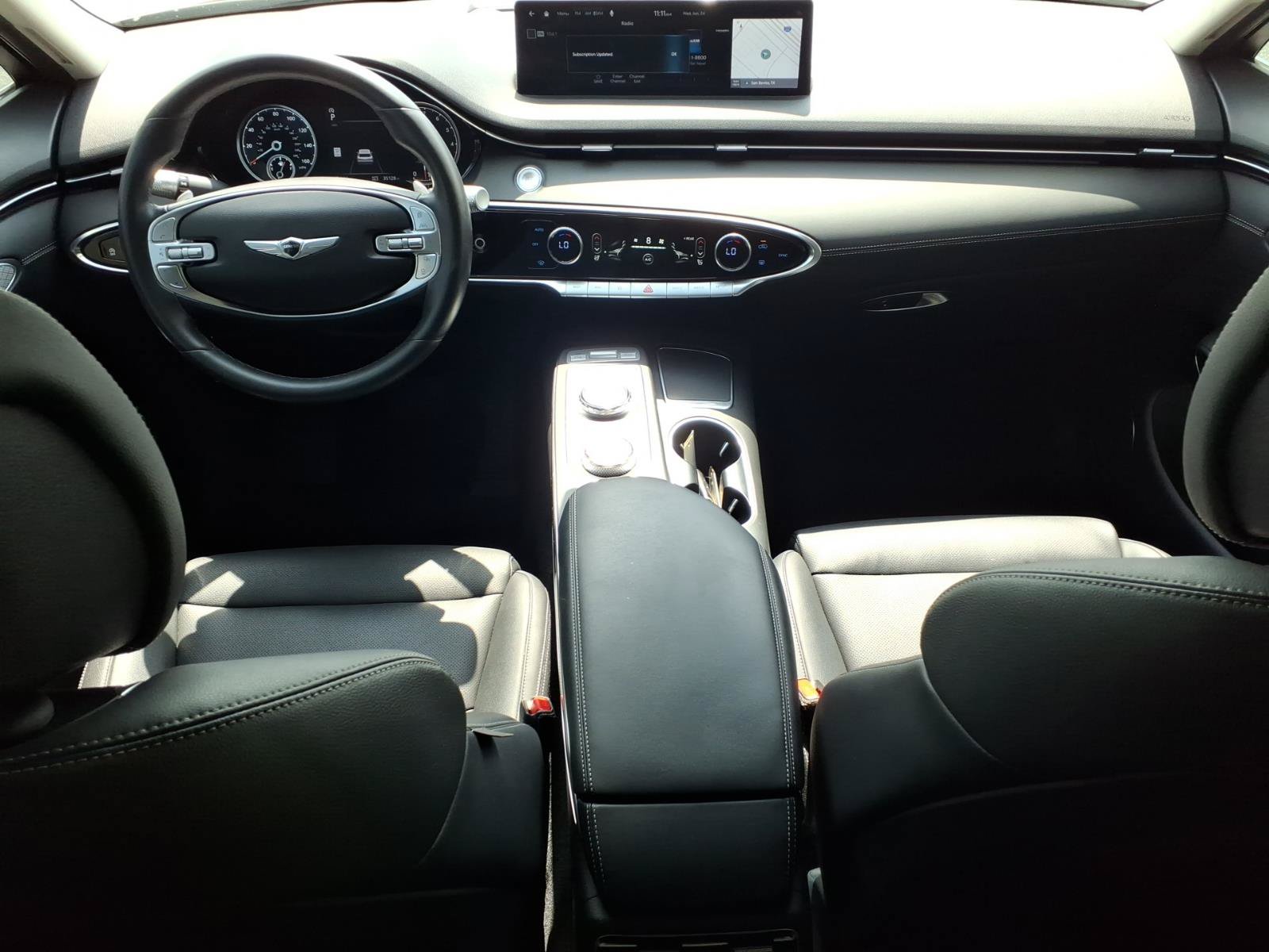 Used 2025 Genesis GV70 2.5T AWD/4WD image 17