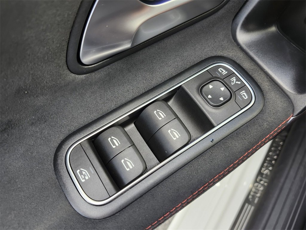 Used 2023 Mercedes-Benz CLA 250 image 27